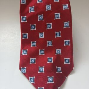 Elegant Red Patterned Men's Tie